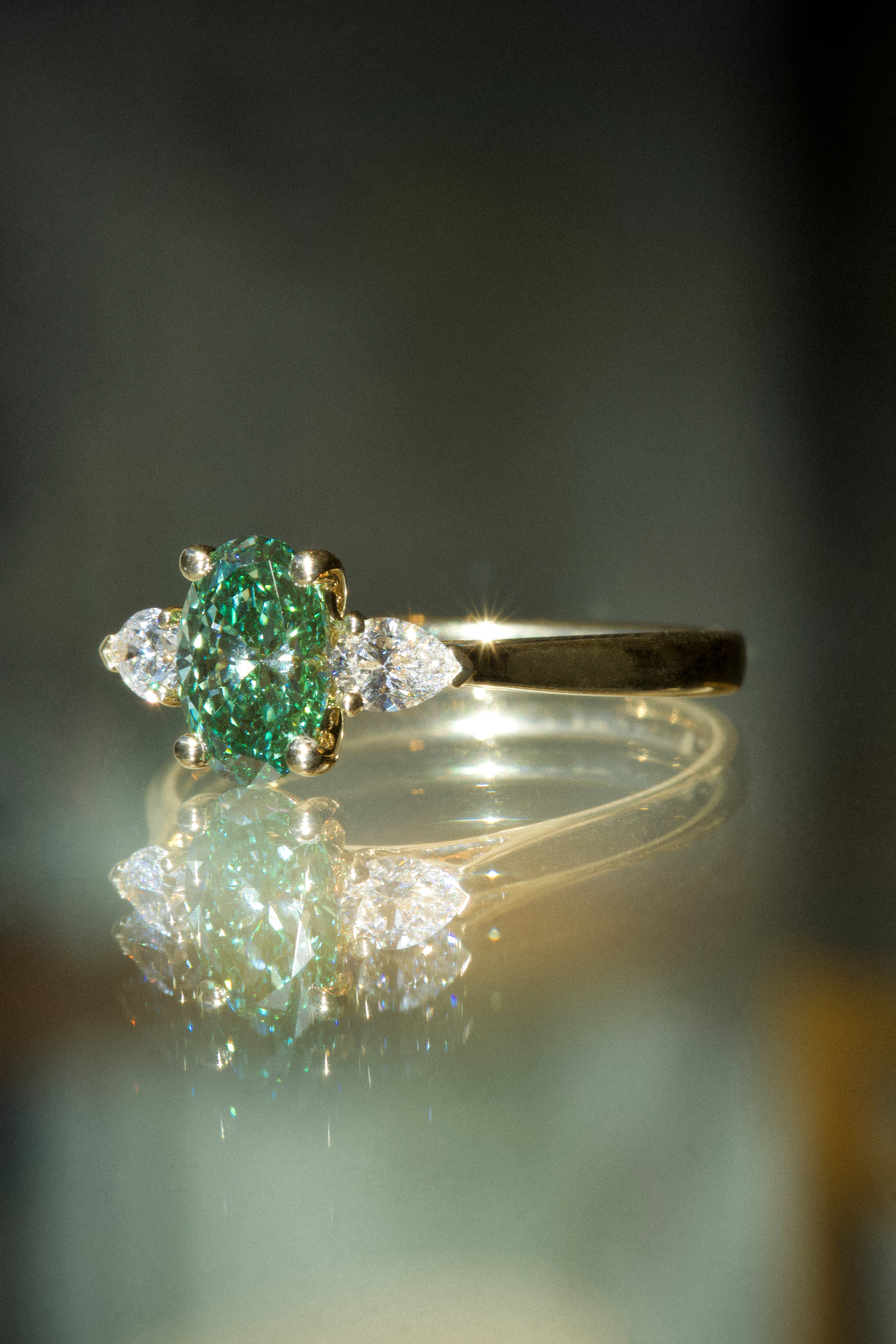 Verlovingsring Mira Groen Diamant