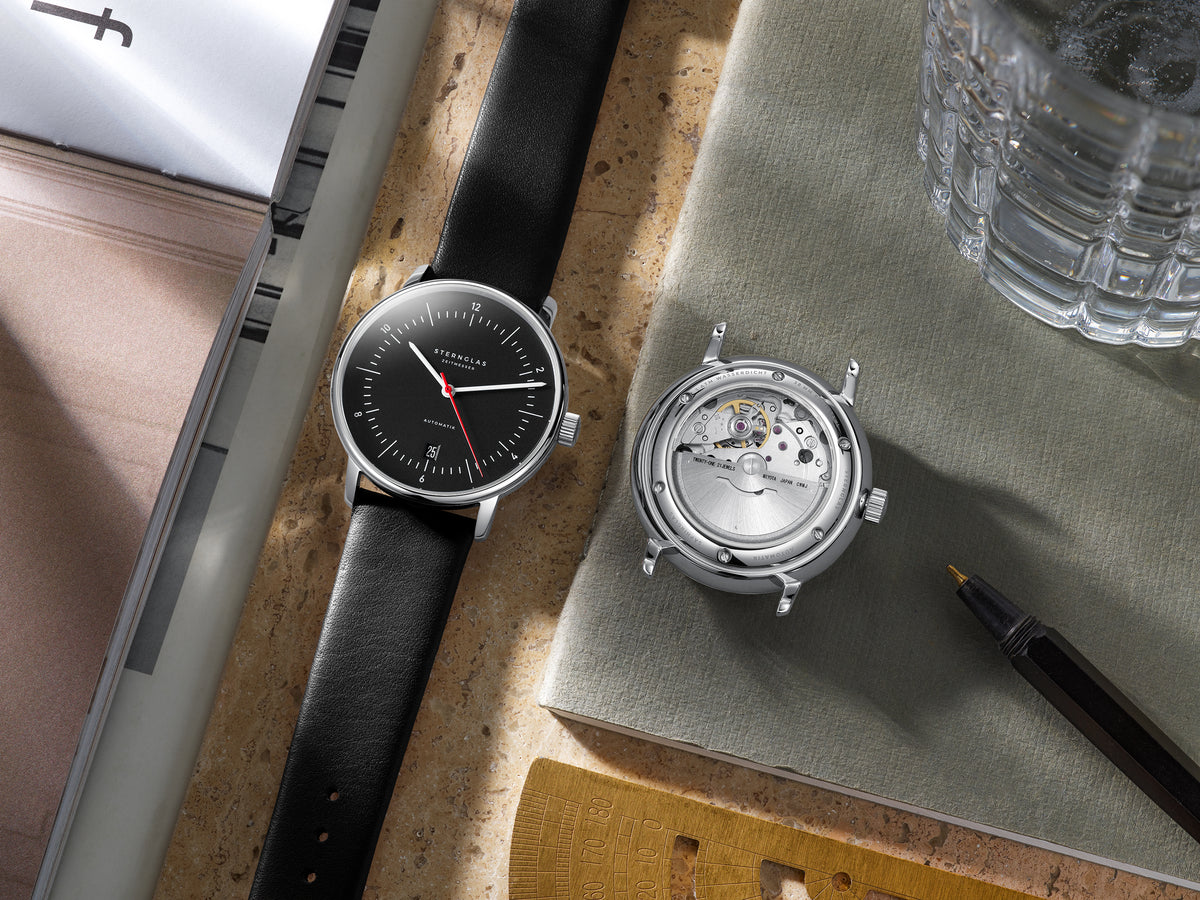 Naos Plain Black - Automatic